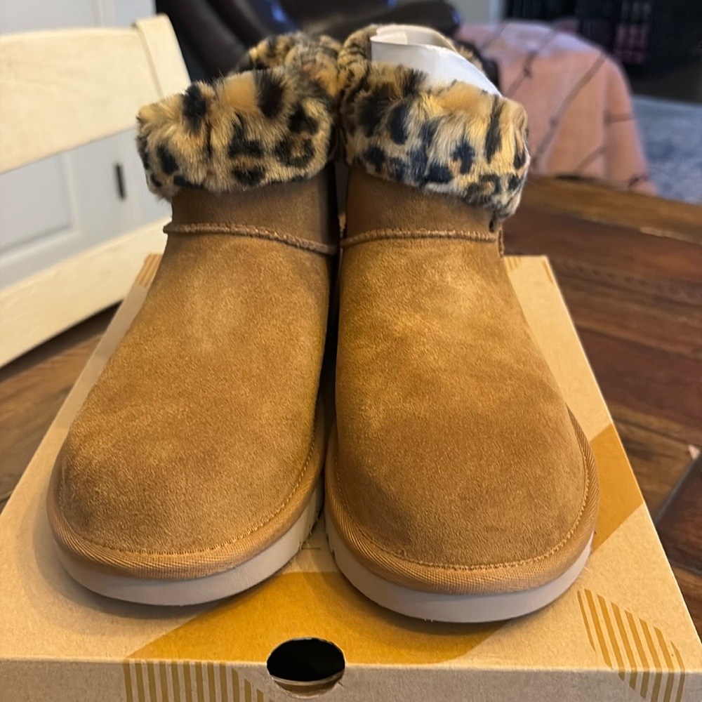 Koolaburra Tan Ankle Boots with Cheetah Trim-never warn